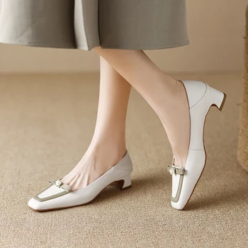 Дамски обувки на среден ток с лък от овча кожа, голям размер с квадратни пръсти и перли На дебелите ток